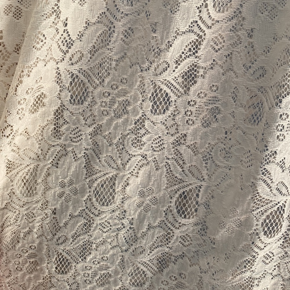 Xhilaration Women’s Cream Lace Blouse - Picture 6 of 7